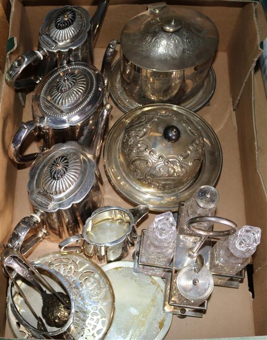 11 piece plated tea set & mixed plate